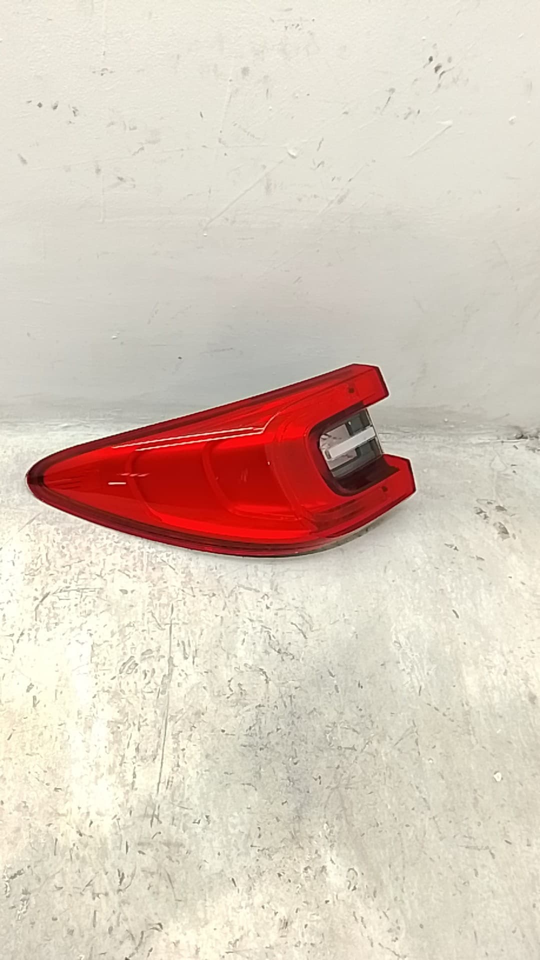 Piloto trasero izquierdo RENAULT KADJAR