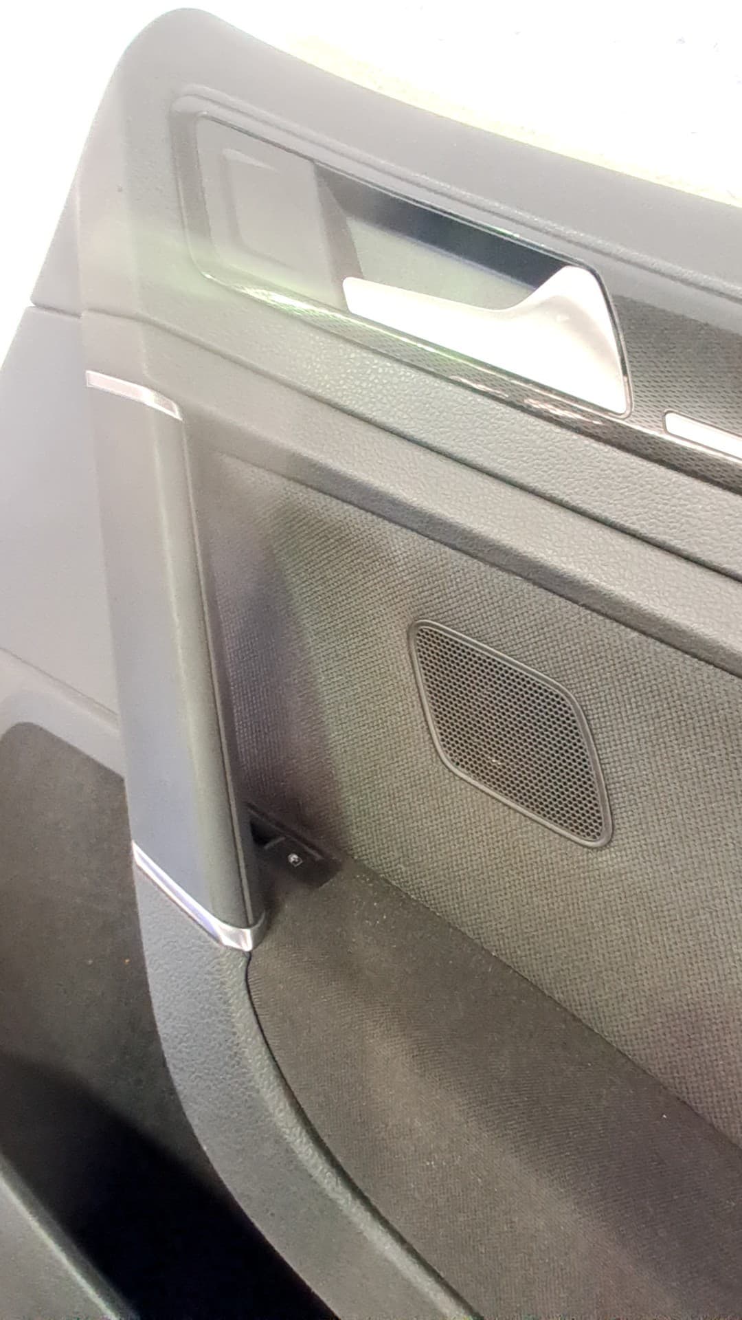 Guarnecido puerta trasera derecha VOLKSWAGEN GOLF VII LIM. 3