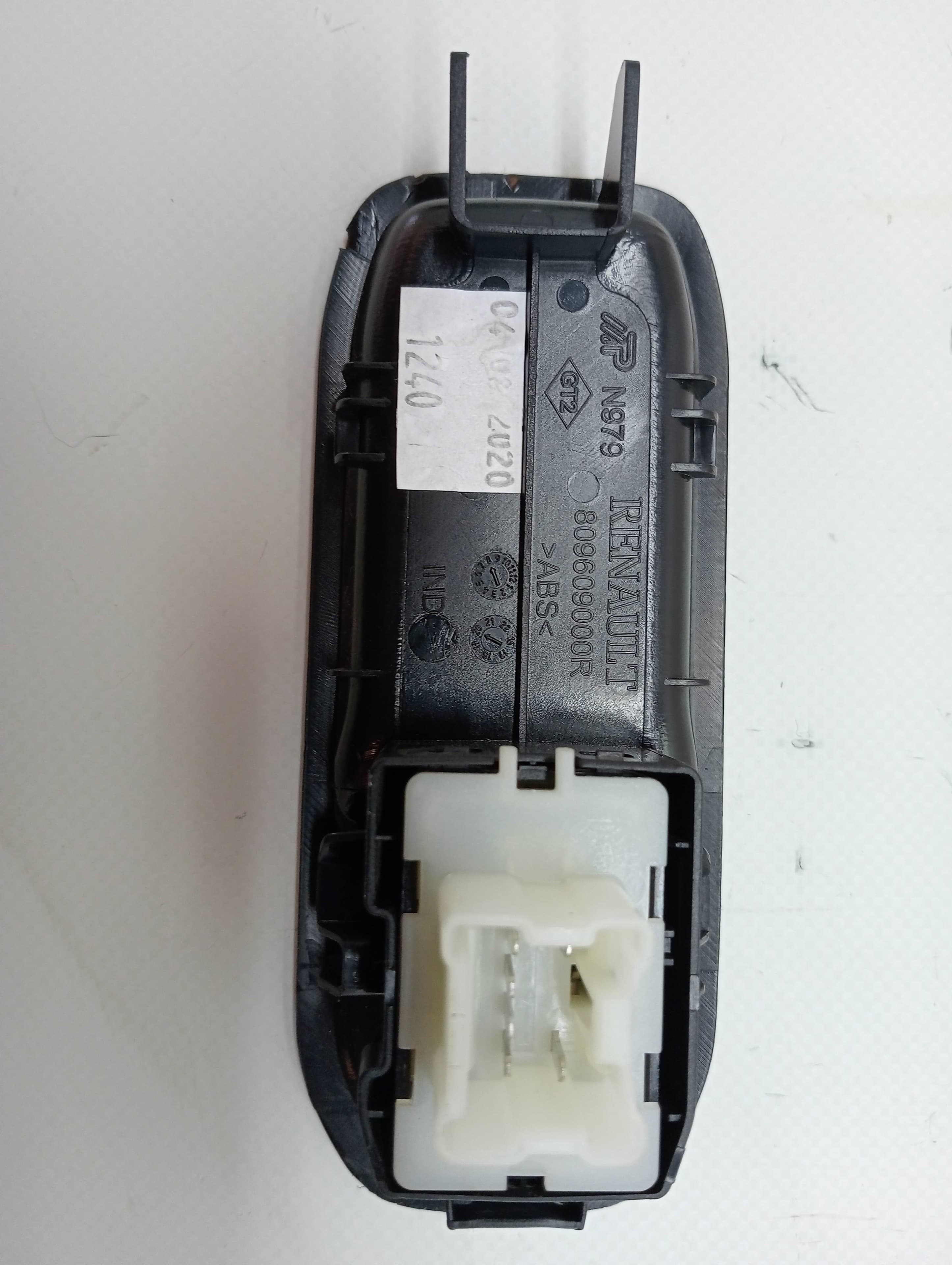 Mando elevalunas delantero derecho DACIA DUSTER 2