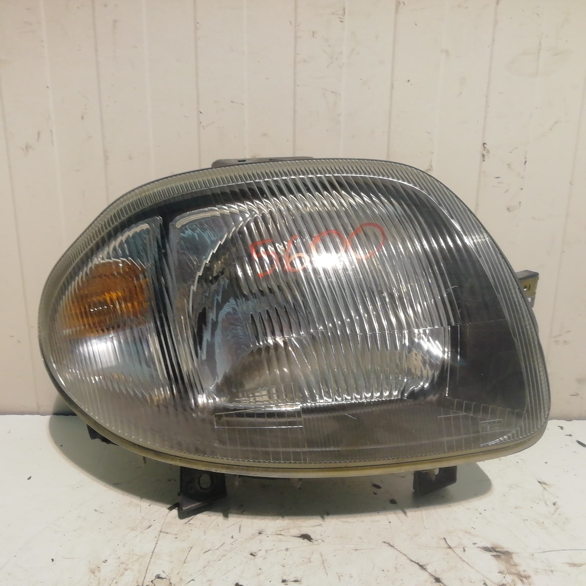 Faro derecho RENAULT CLIO II FASE II (B/CB0)