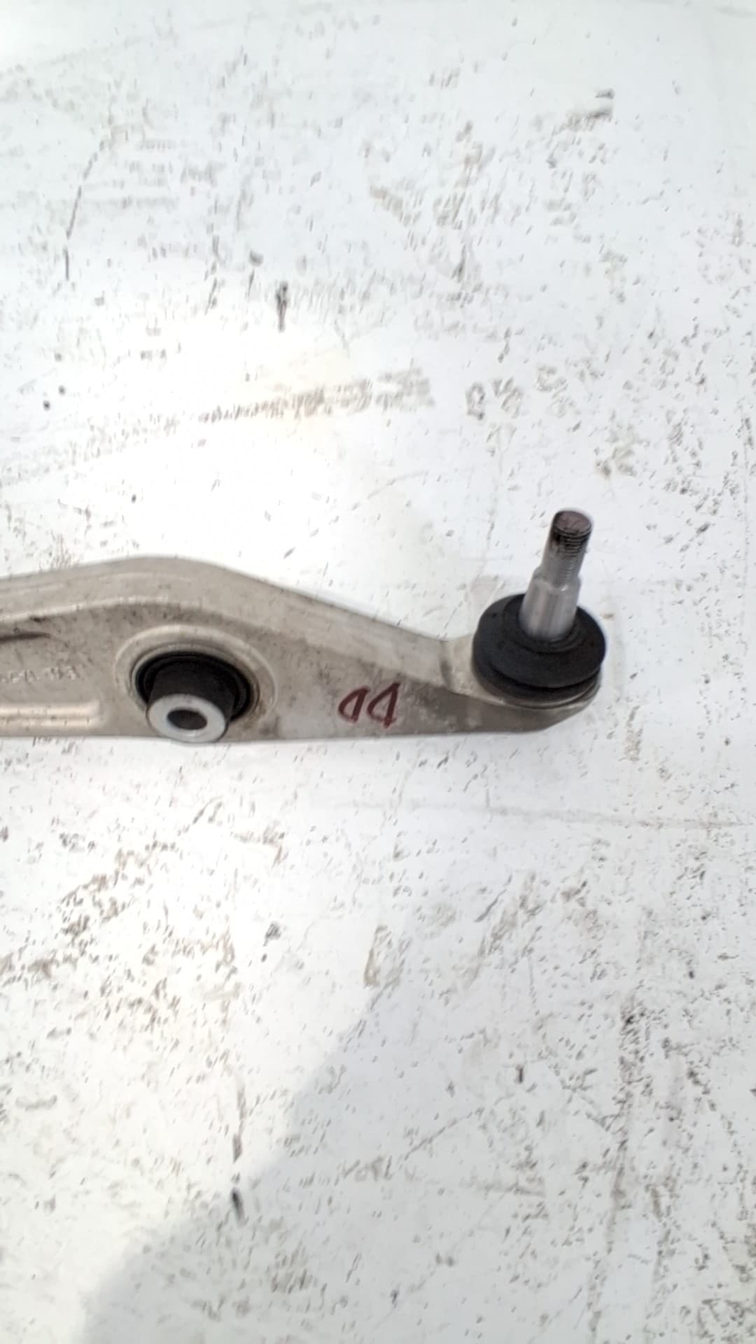 Brazo suspension inferior delantero derecho BYD SEAL 3