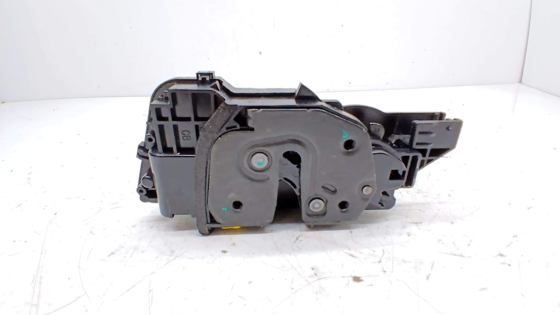 Cerradura puerta delantera derecha BYD SEAL