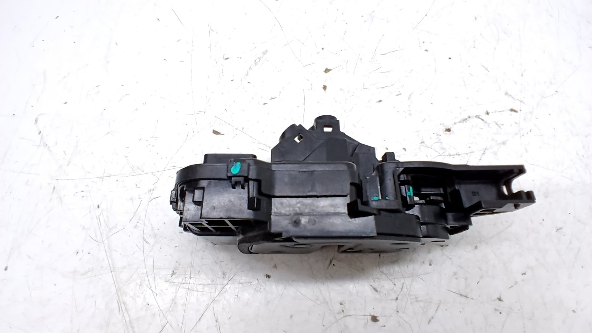 Cerradura puerta delantera derecha BYD SEAL 4