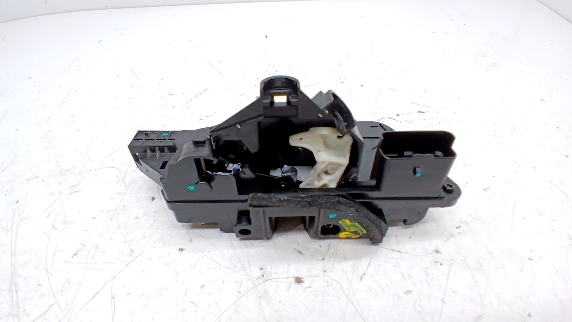 Cerradura puerta delantera derecha BYD SEAL 3
