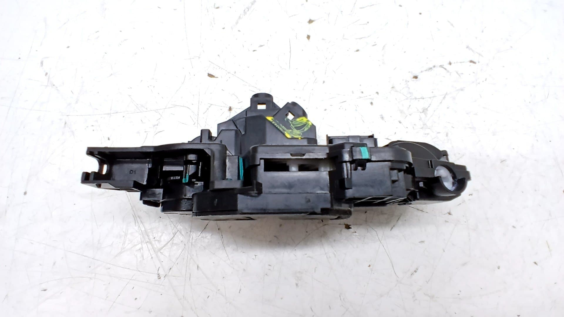 Cerradura puerta delantera izquierda BYD SEAL 4