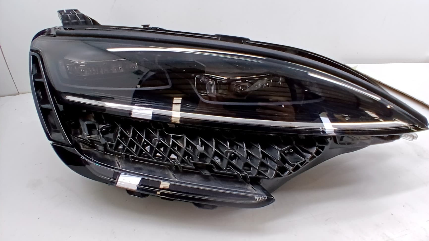 Faro derecho BYD SEAL