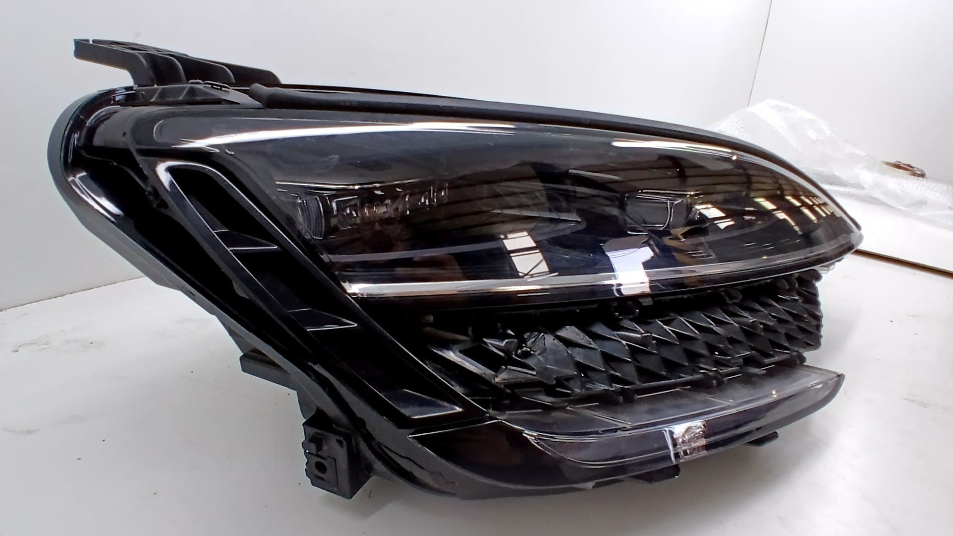 Faro derecho BYD SEAL 5