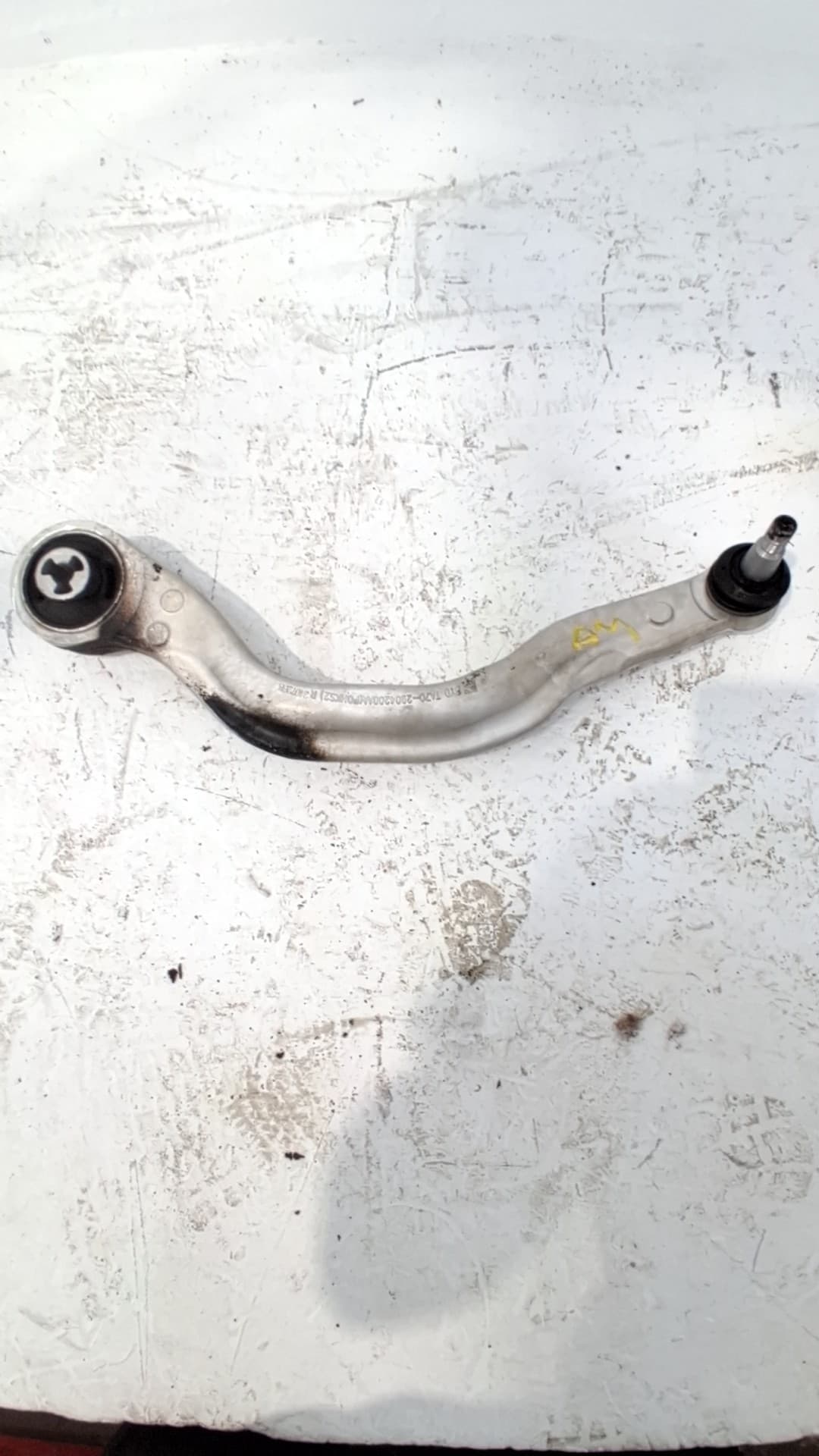 Brazo suspension superior delantero derecho BYD SEAL