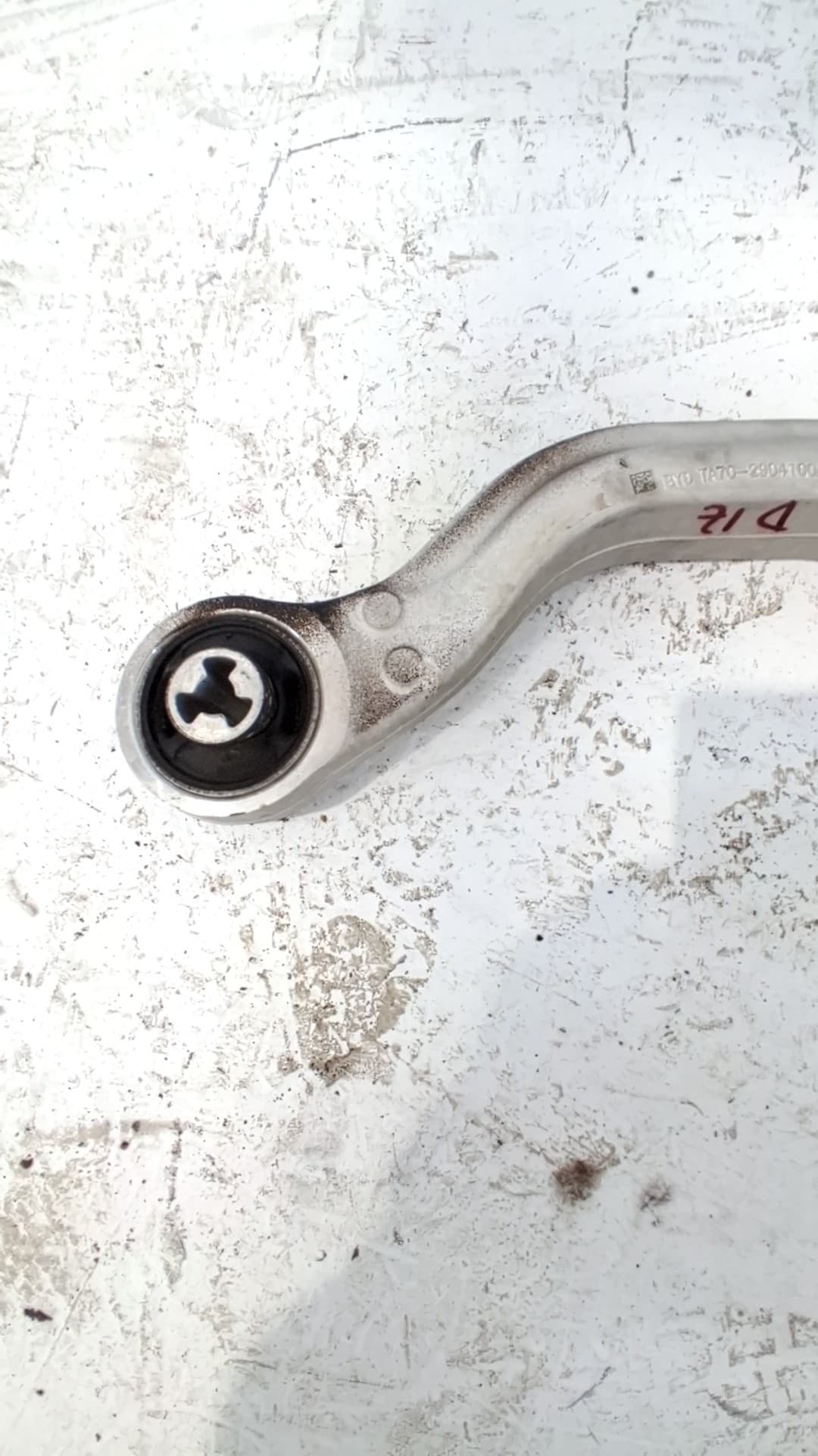 Brazo suspension superior delantero izquierdo BYD SEAL 4