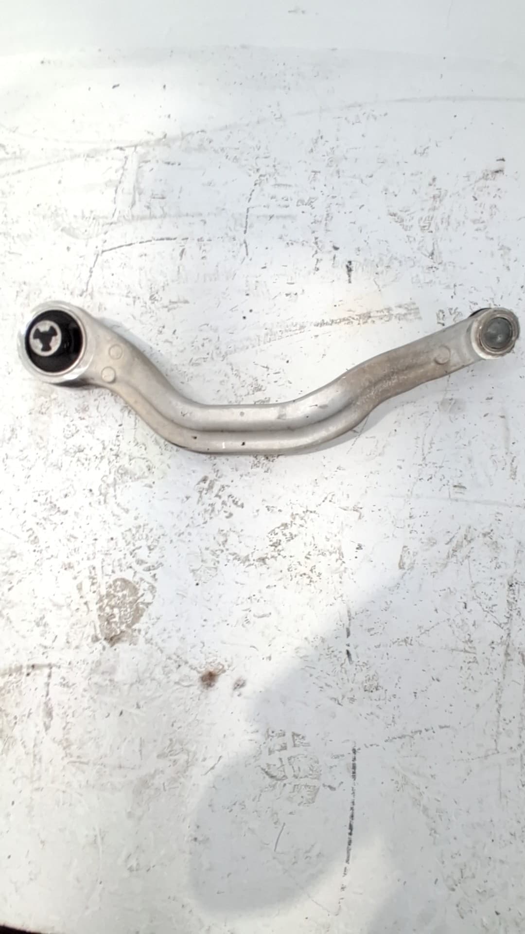 Brazo suspension superior delantero izquierdo BYD SEAL 2