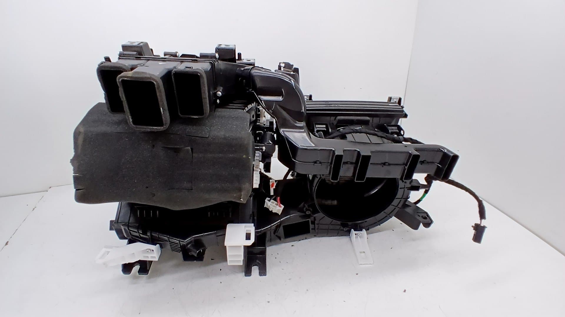 Mueble interior calefaccion BYD SEAL 3