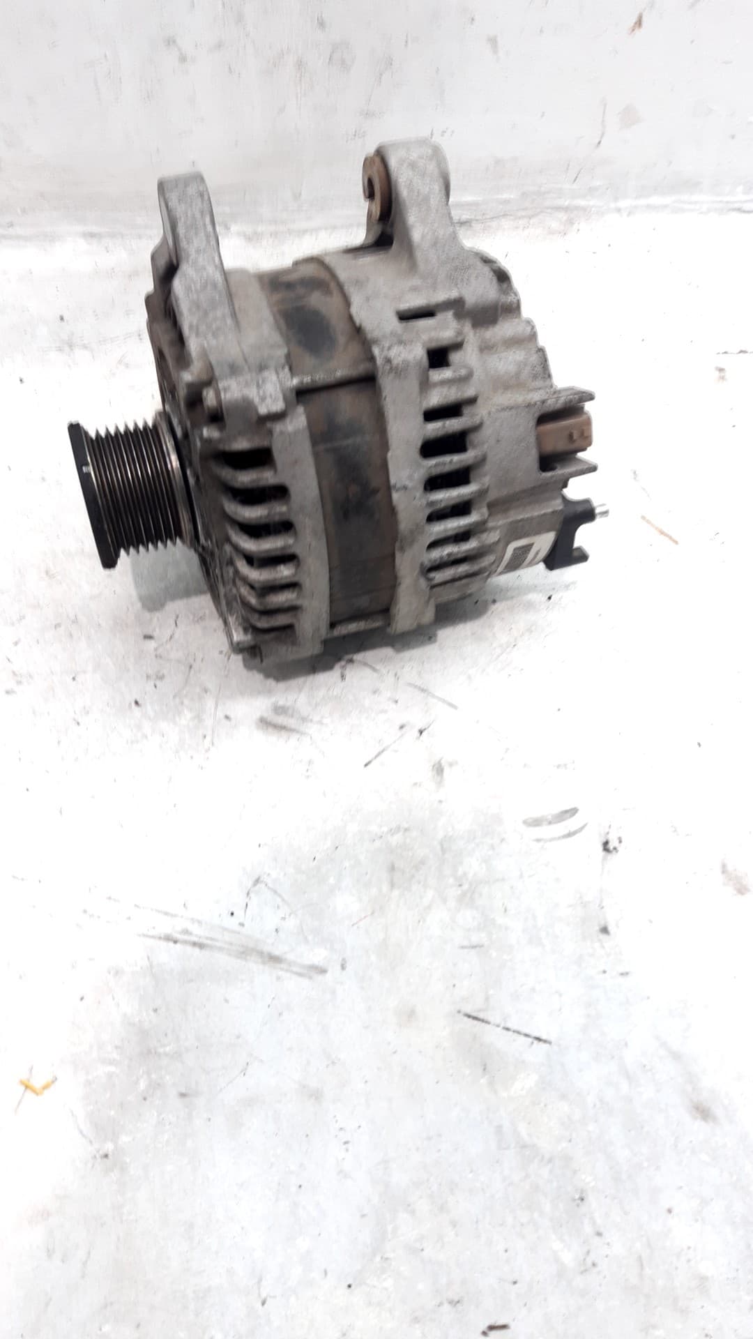 Alternador OPEL VIVARO COMBI