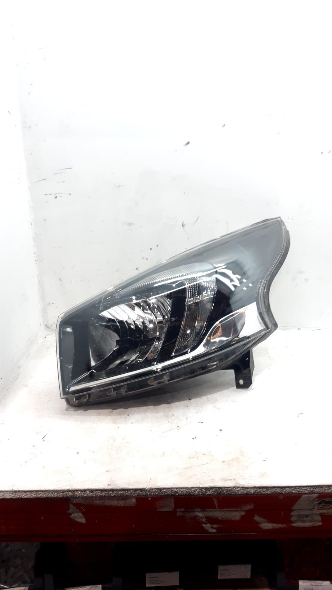 Faro izquierdo OPEL VIVARO COMBI