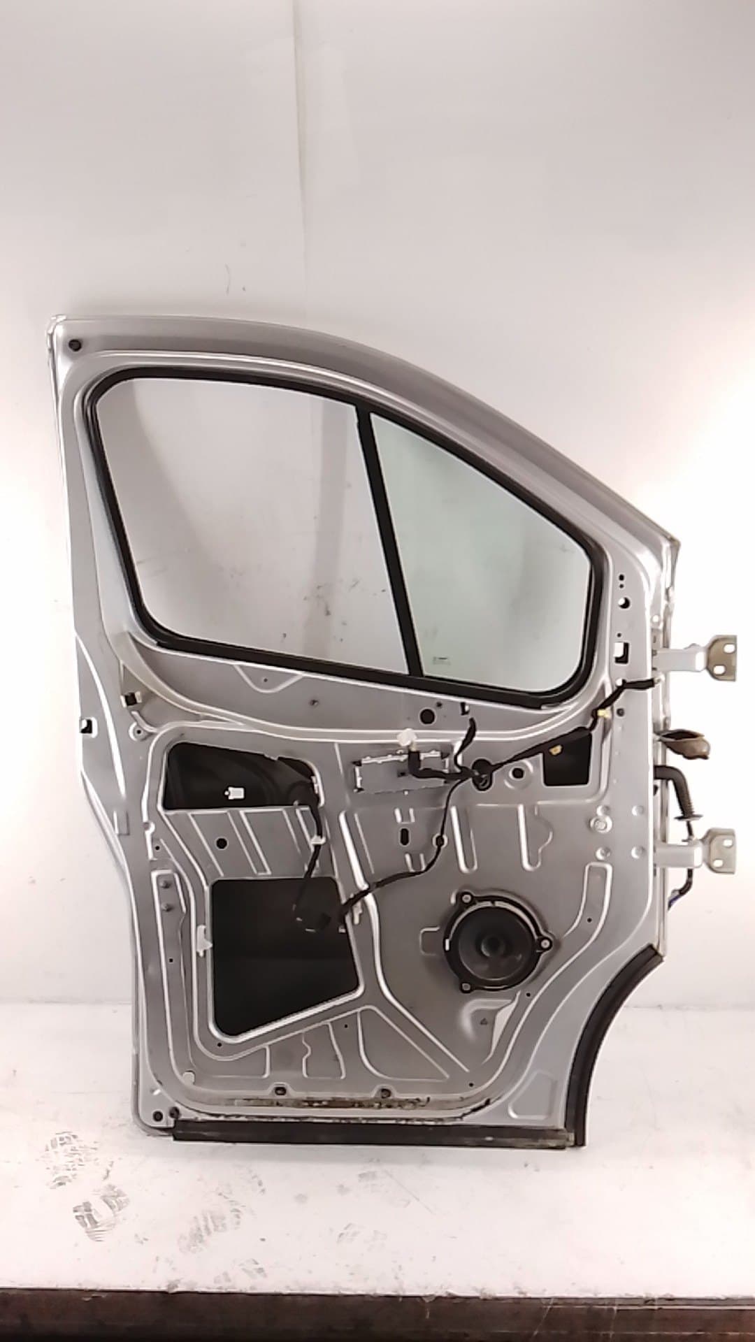 Puerta delantera izquierda OPEL VIVARO COMBI 5