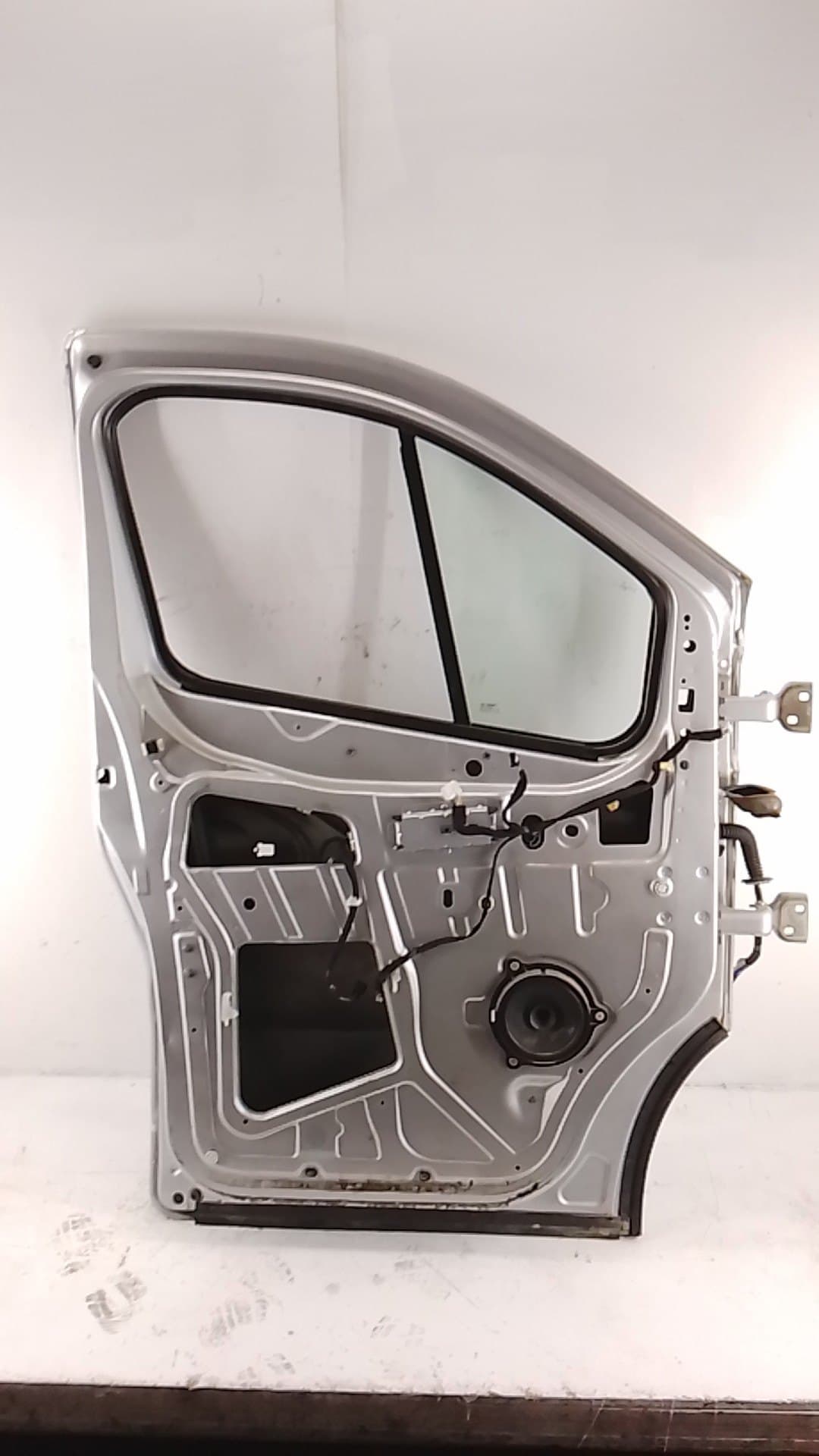 Puerta delantera izquierda OPEL VIVARO COMBI 3