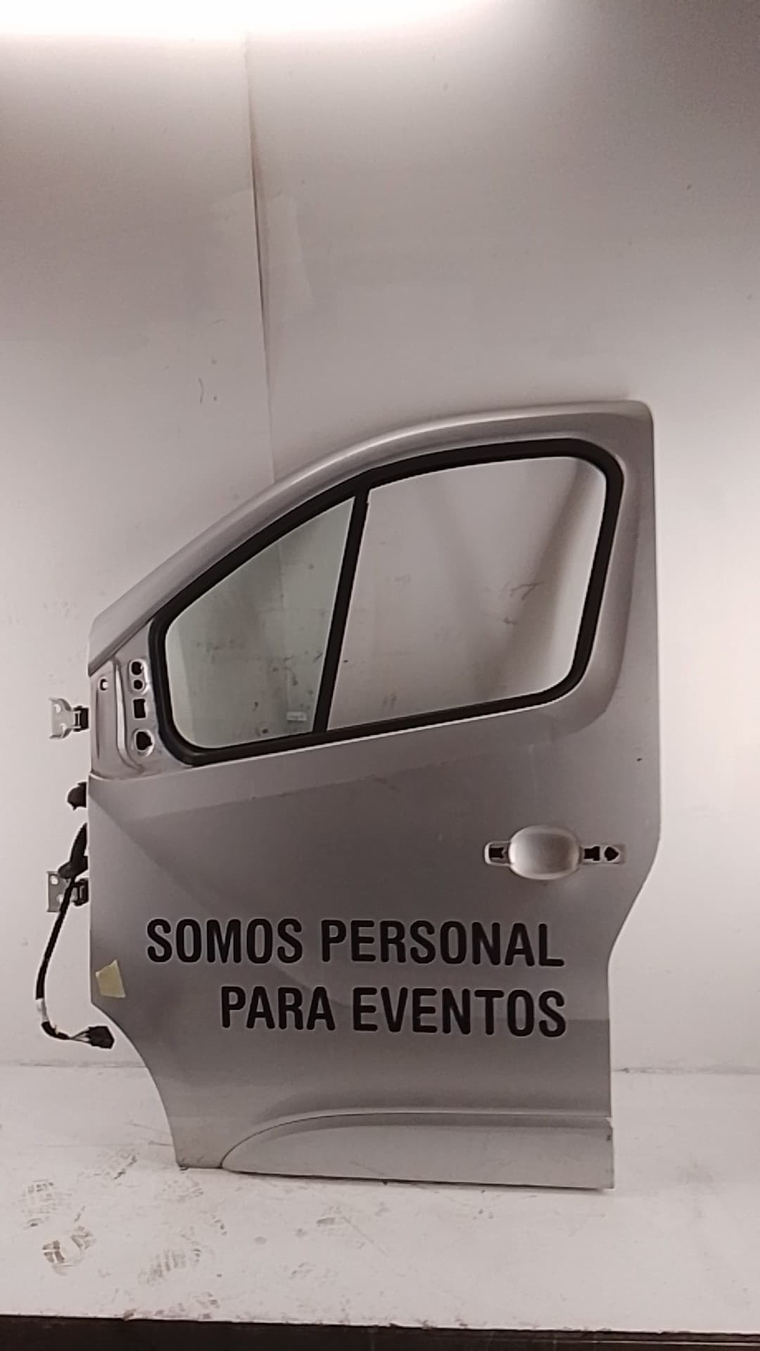 Puerta delantera izquierda OPEL VIVARO COMBI 2
