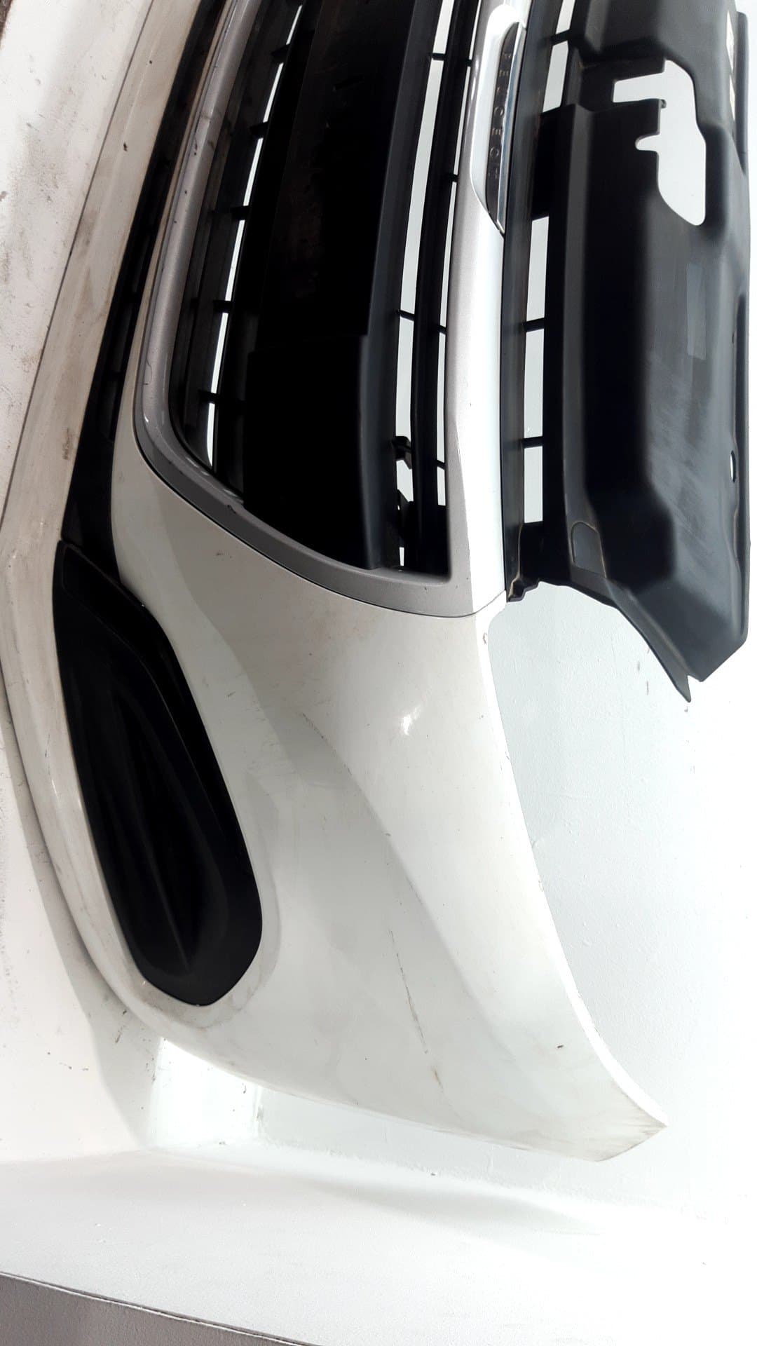 Paragolpes delantero PEUGEOT 208 4