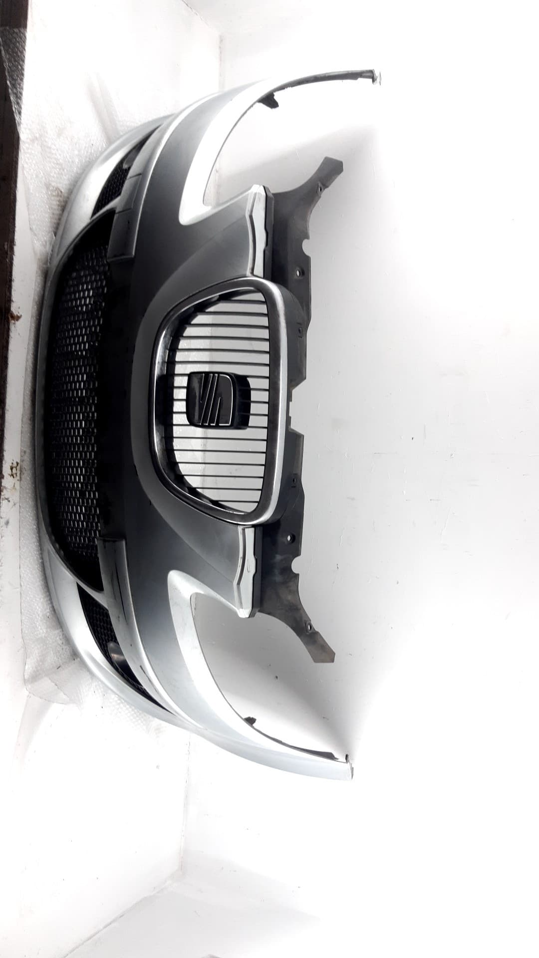 Paragolpes delantero SEAT TOLEDO (5P2)