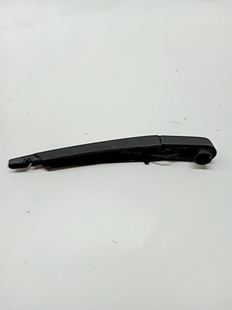 Brazo limpia trasero DACIA DUSTER 2