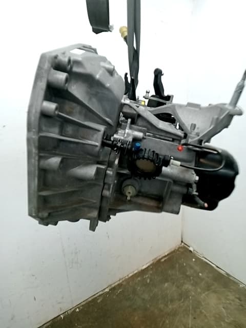 Caja cambios DACIA DUSTER 5