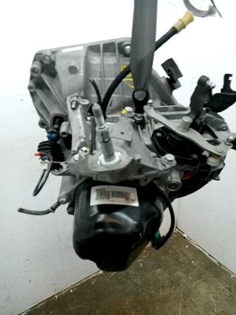 Caja cambios DACIA DUSTER 4