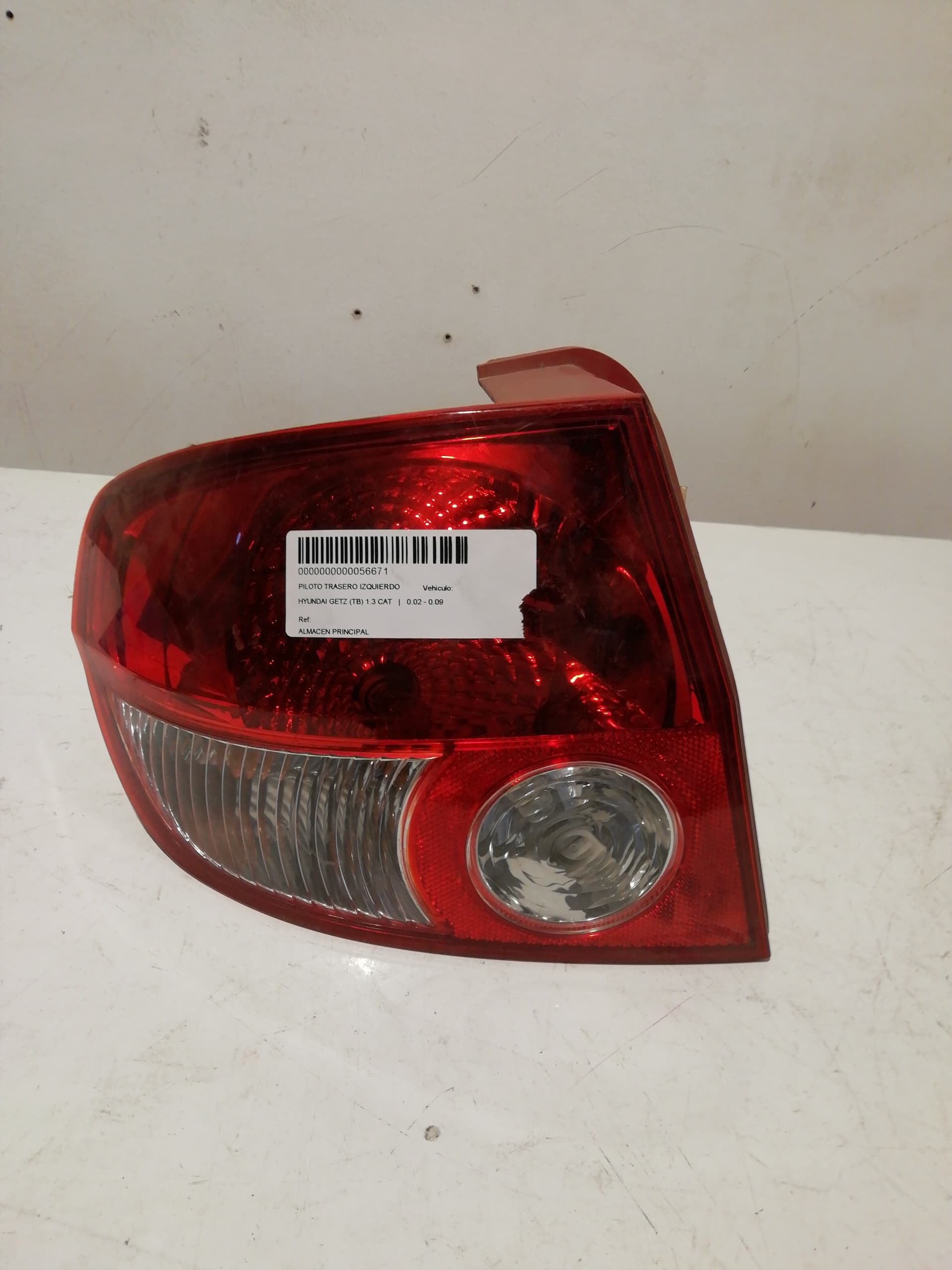 Piloto trasero izquierdo HYUNDAI GETZ (TB)