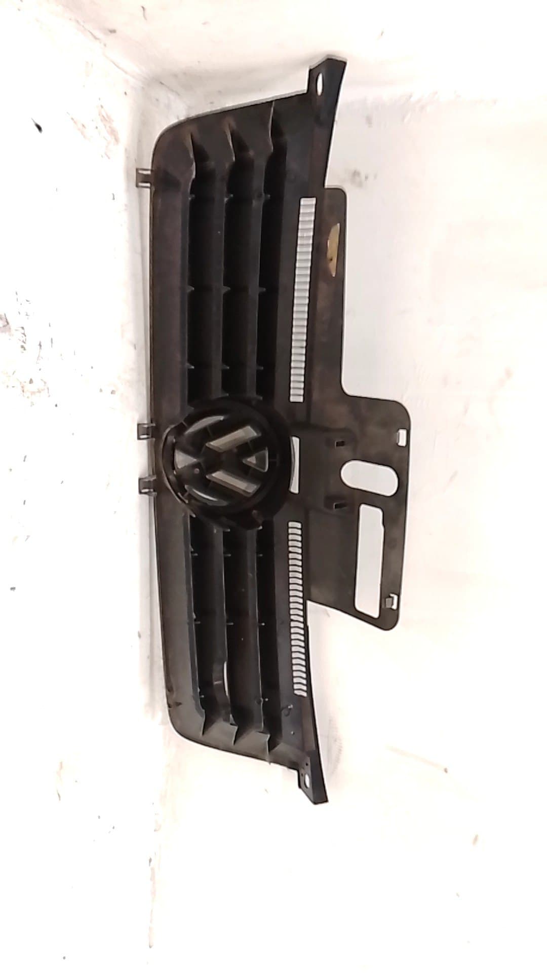 Rejilla delantera VOLKSWAGEN POLO (9N1) 2