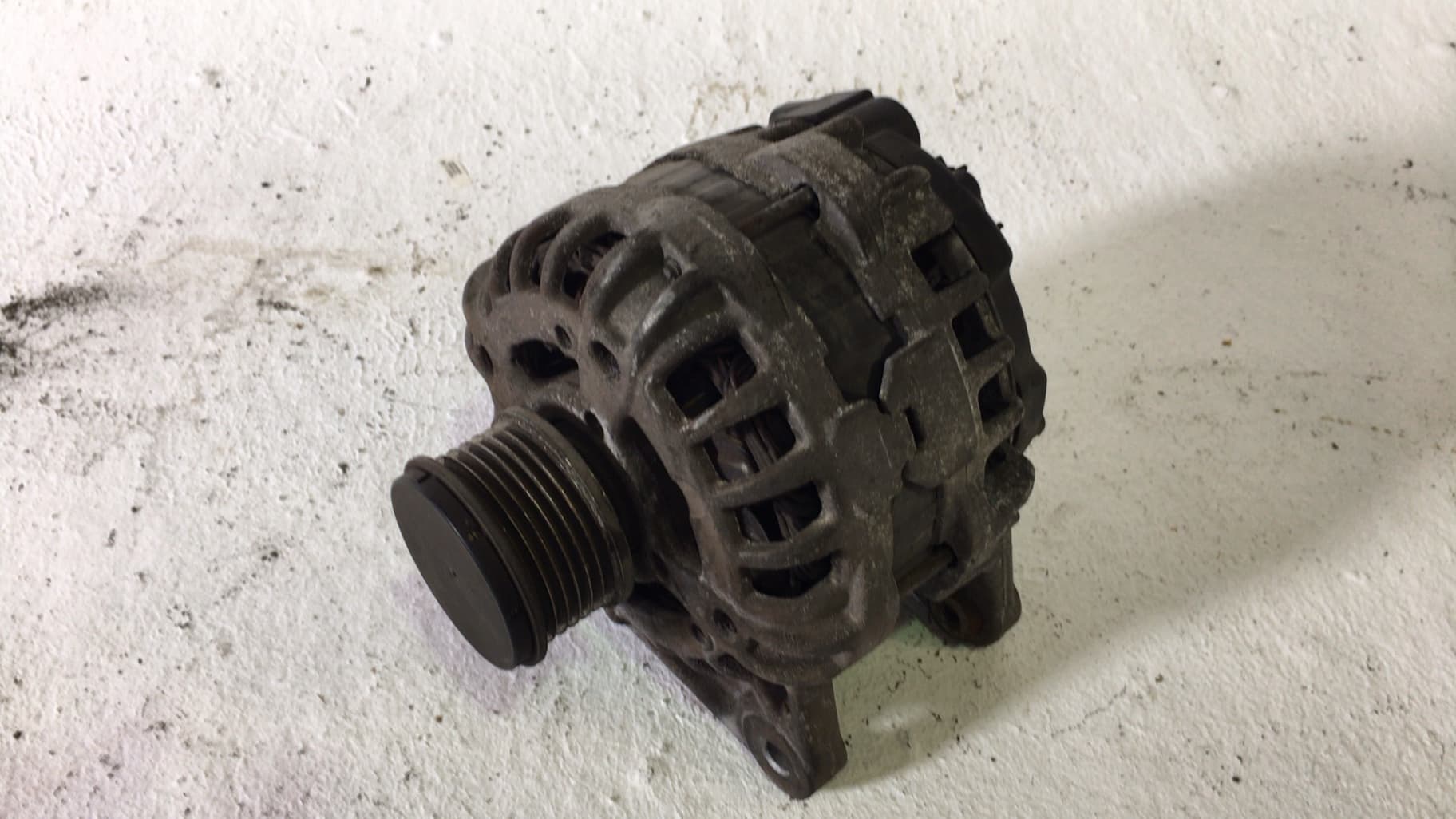 Alternador DACIA DOKKER