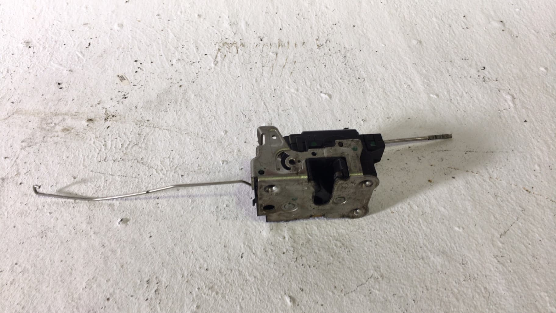 Cerradura maletero / porton DACIA DOKKER
