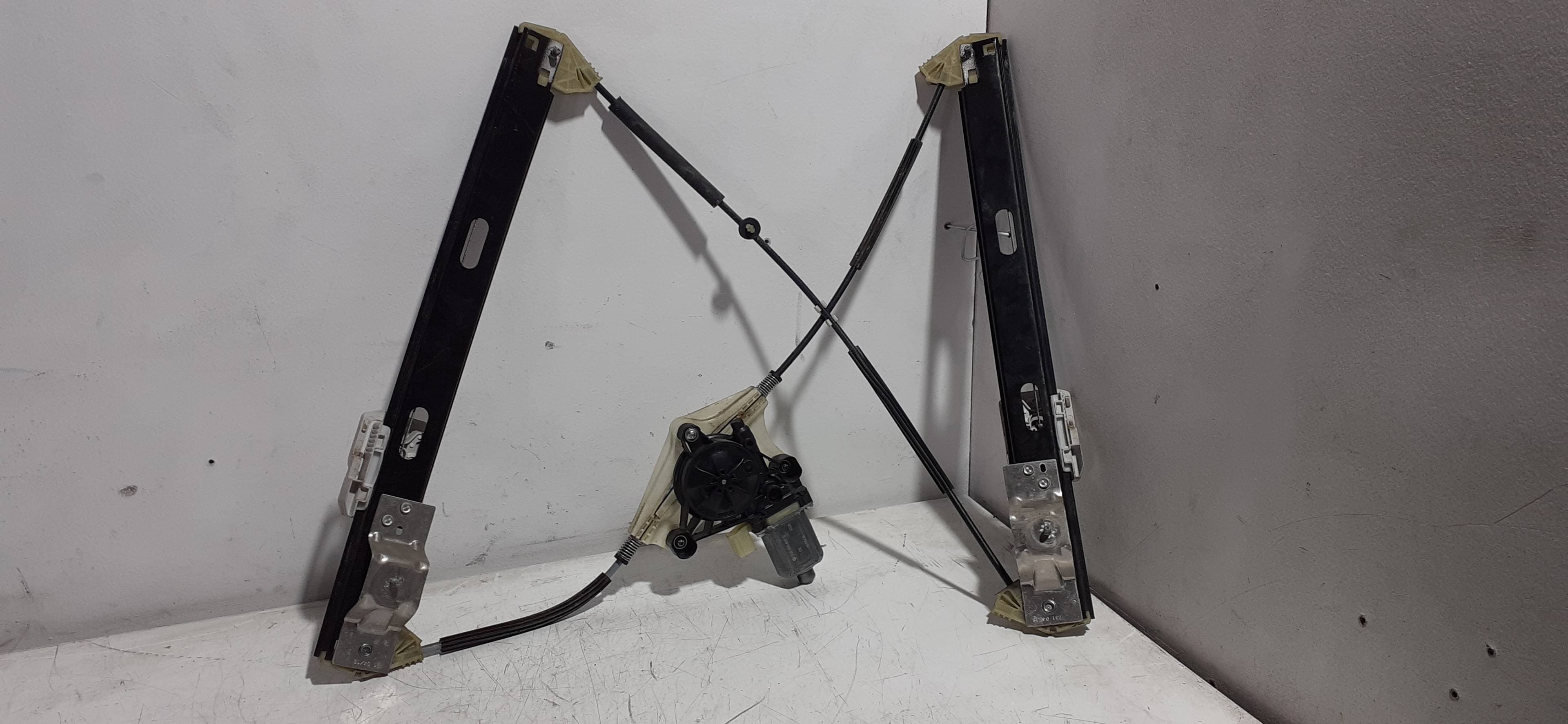 Elevalunas delantero derecho SEAT LEON (5F1)