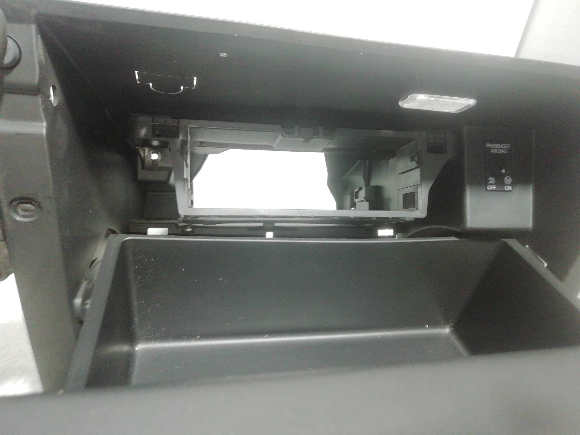 Guantera SEAT LEON (5F1) 4