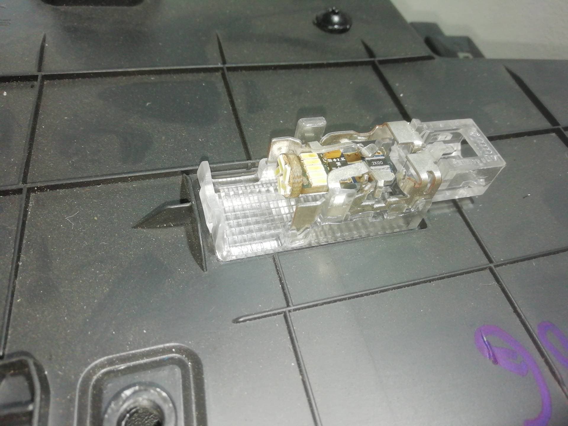 Guantera SEAT LEON (5F1) 3