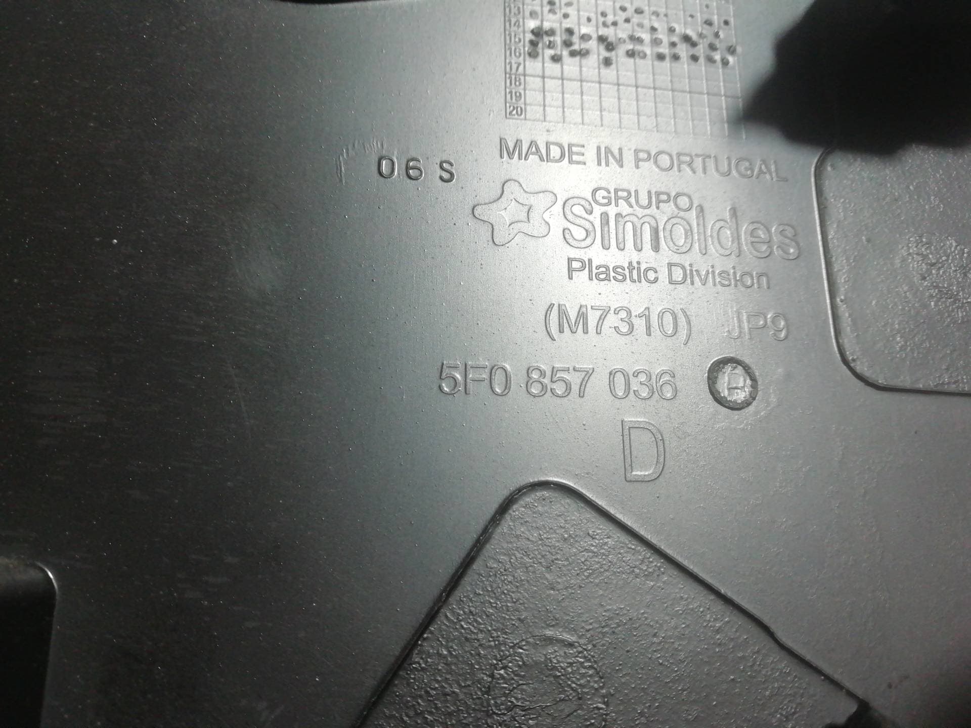 Plastico SEAT LEON (5F1) 2