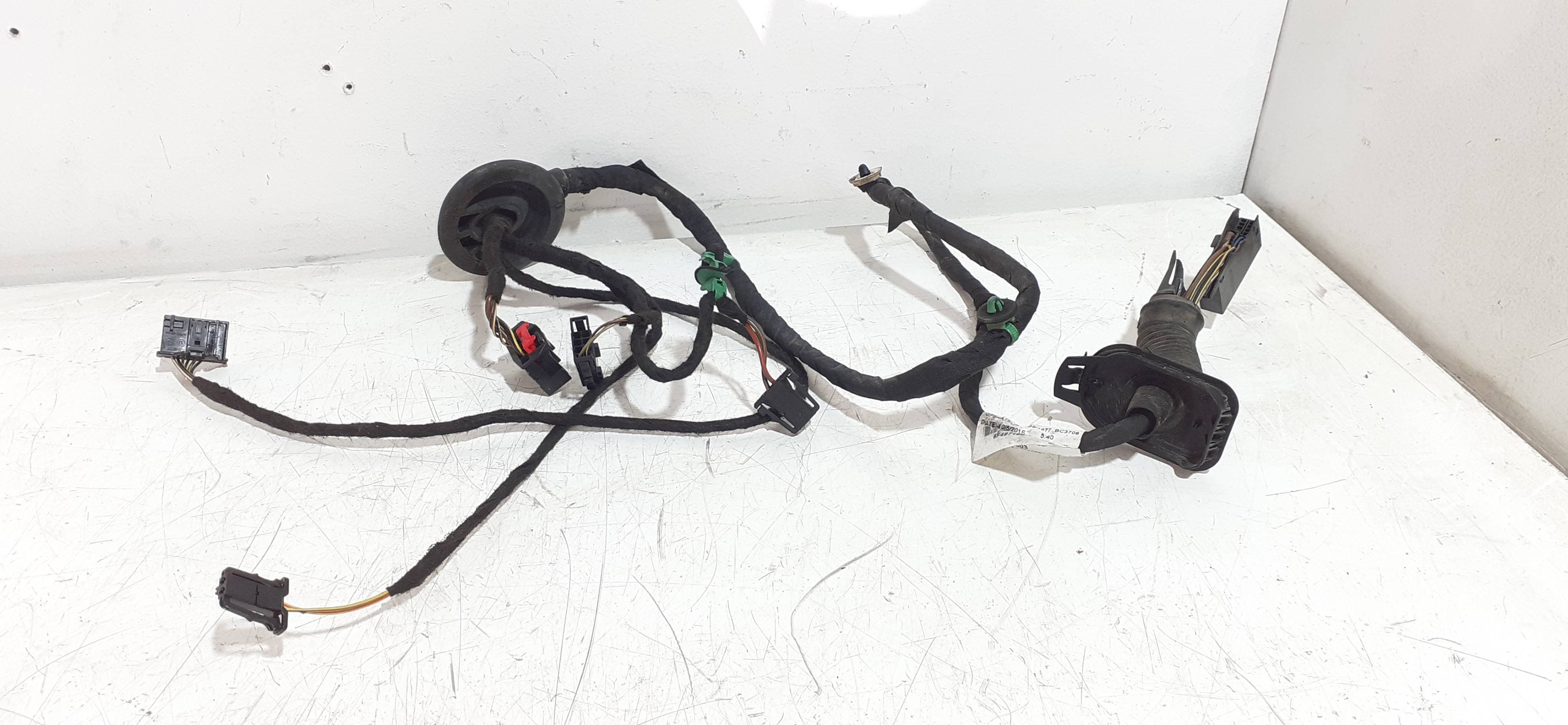 Cerradura puerta trasera izquierda SEAT LEON (5F1)