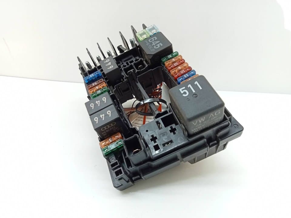 Caja reles / fusibles SEAT LEON (5F1) 4