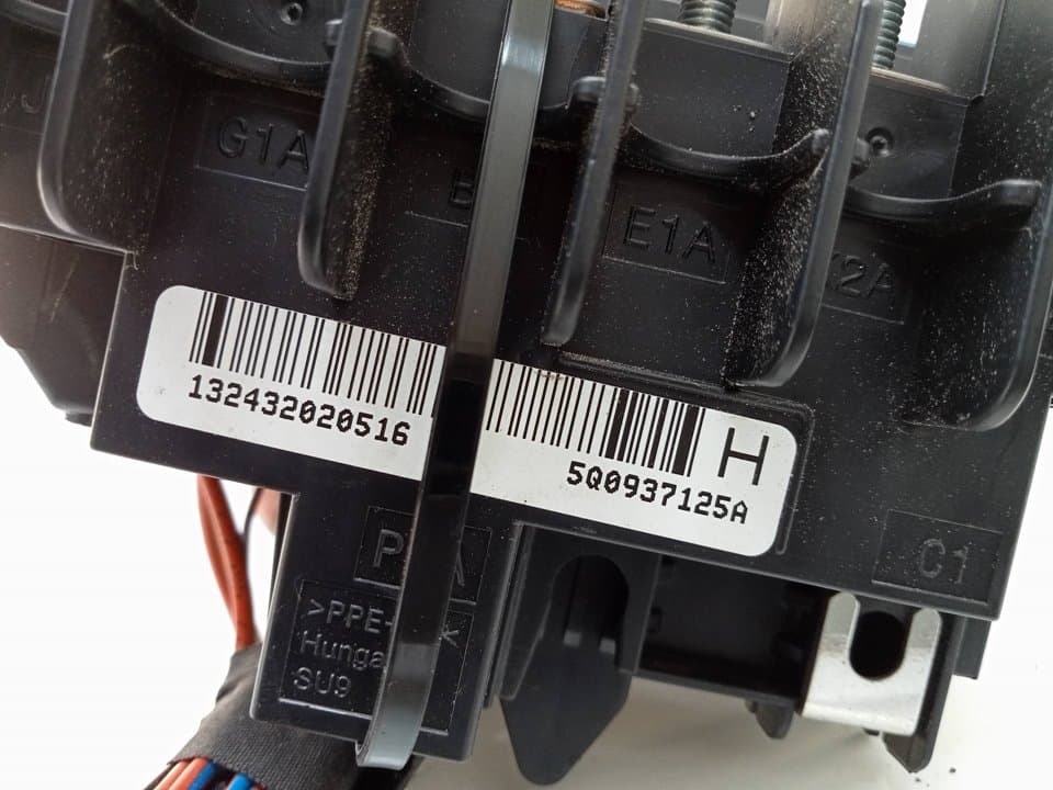 Caja reles / fusibles SEAT LEON (5F1) 2