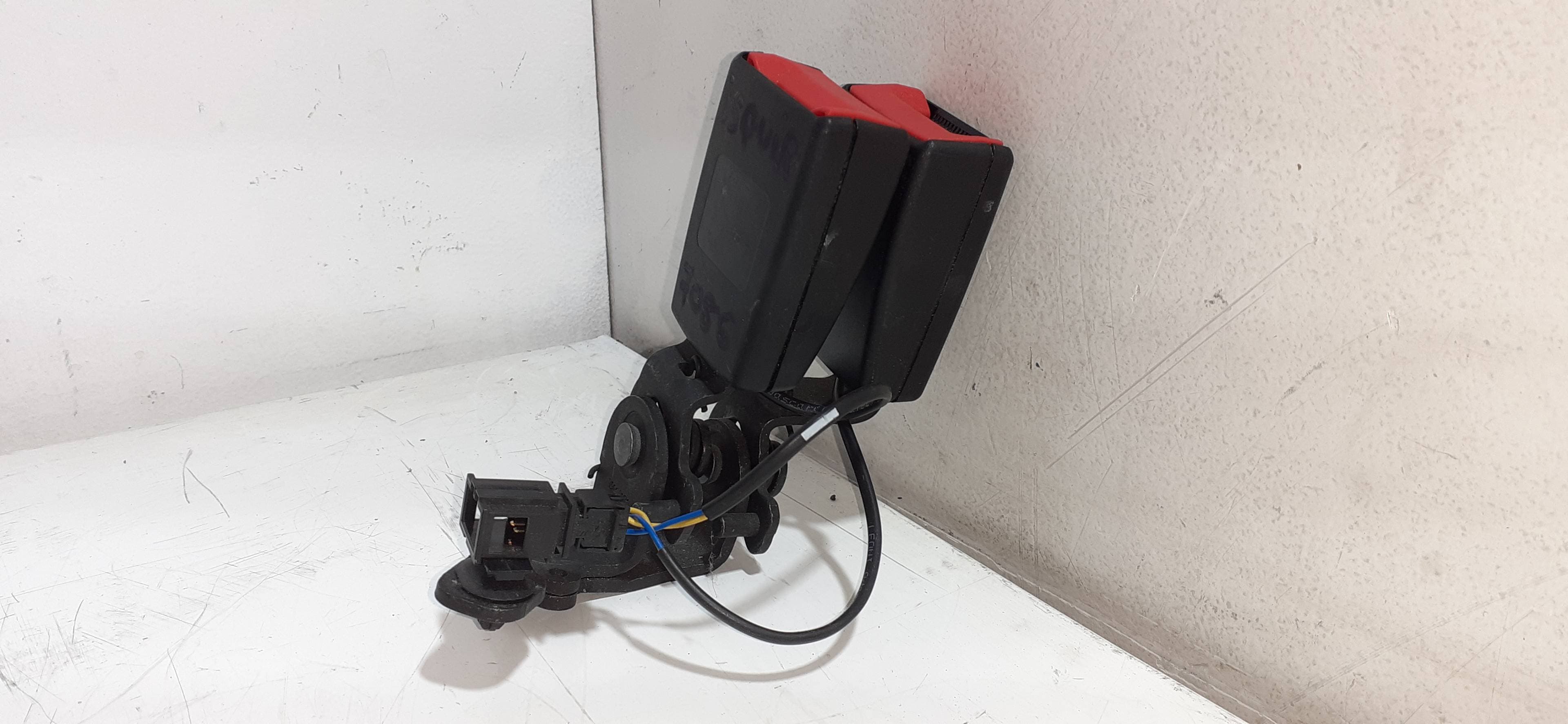 Enganche cinturon SEAT LEON (5F1)