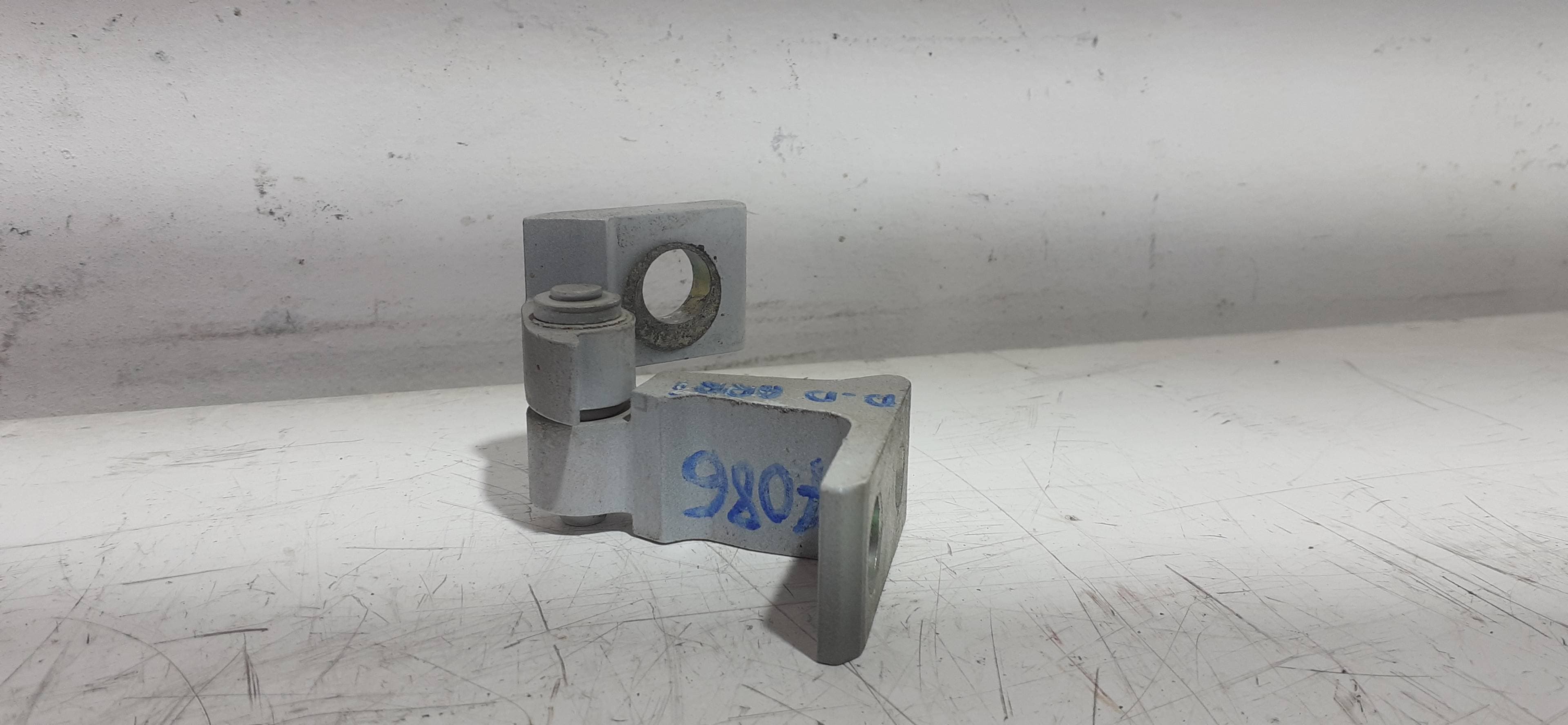 Recambio SEAT LEON (5F1) ref. 8X0831404E