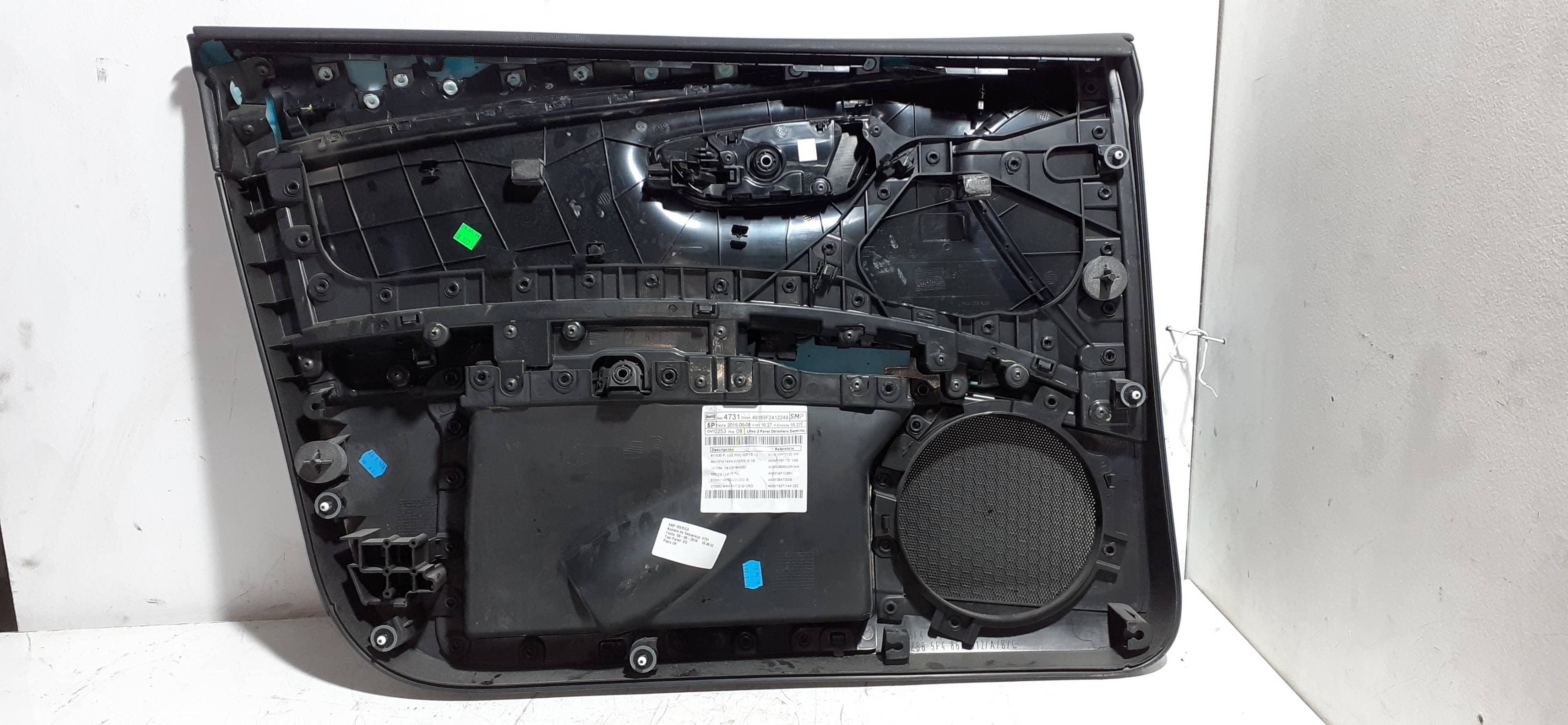 Guarnecido puerta delantera derecha SEAT LEON (5F1) 4