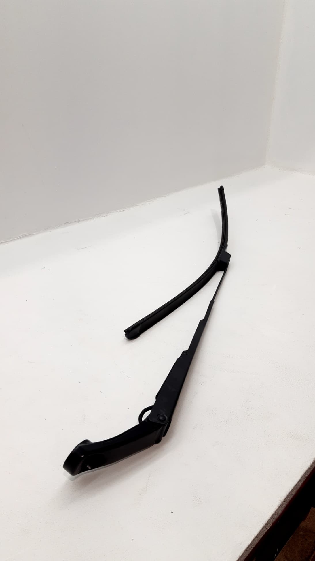 Brazo limpia delantero izquierdo HONDA JAZZ (GR)