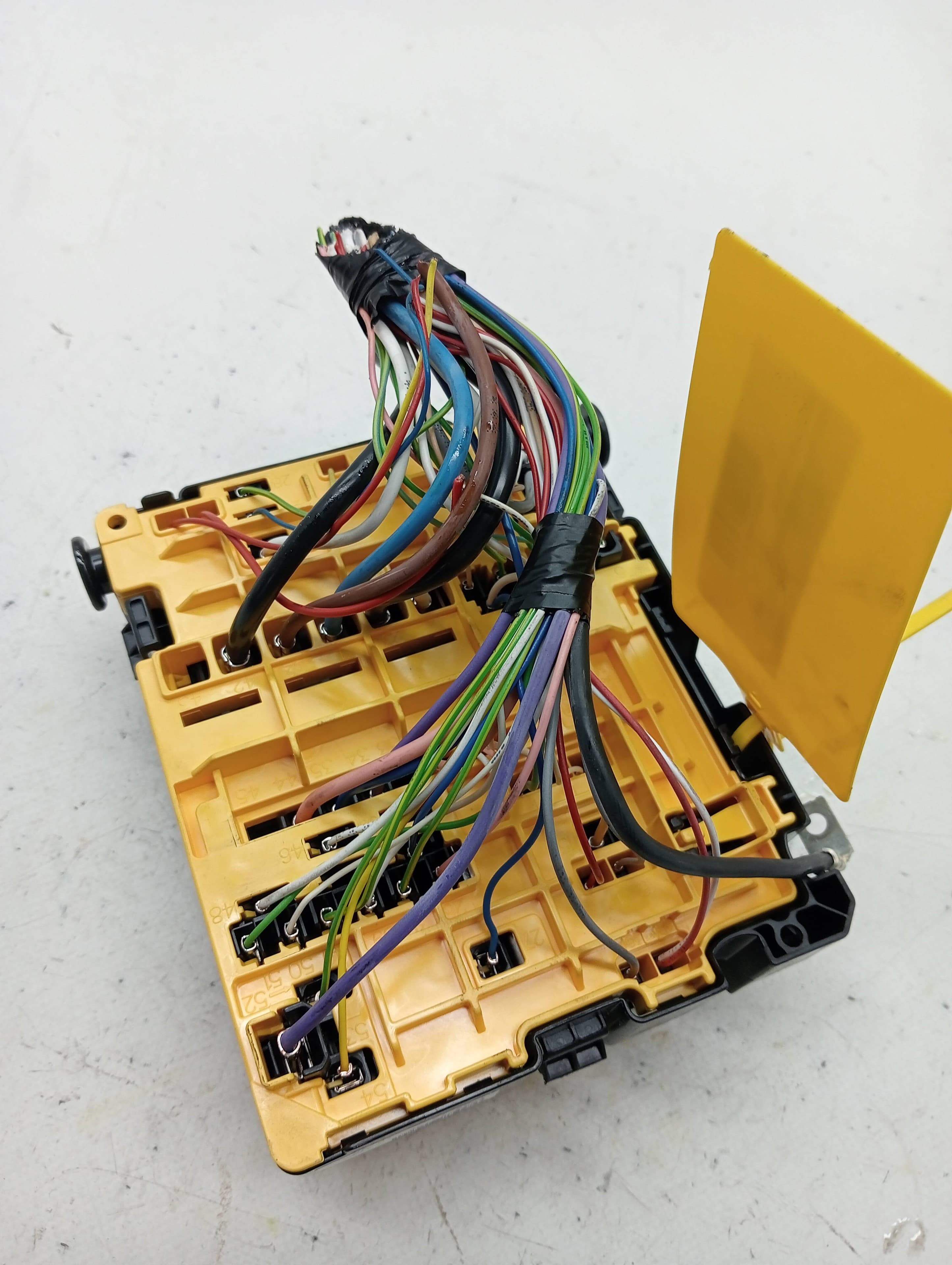 Caja reles / fusibles CITROEN C-ELYSÉE 3