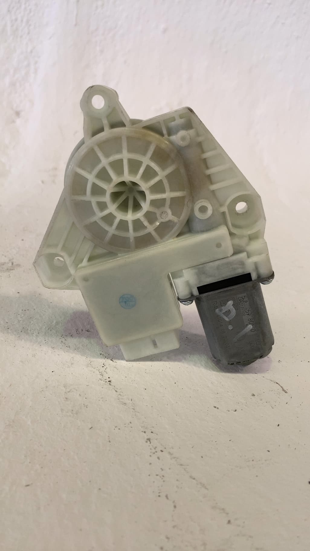 Motor elevalunas delantero izquierdo SKODA RAPID 2