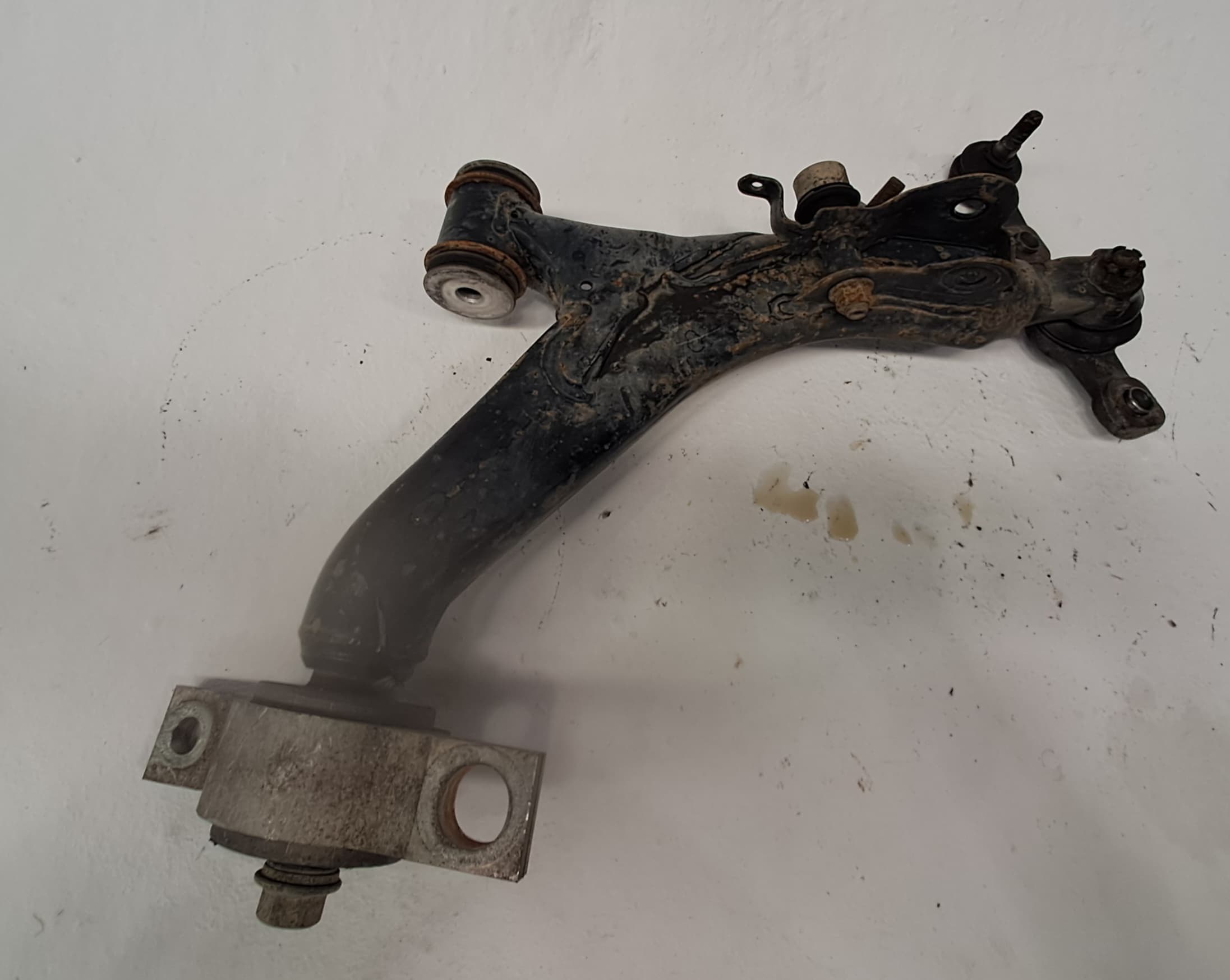 Brazo suspension inferior delantero derecho LEXUS IS 2