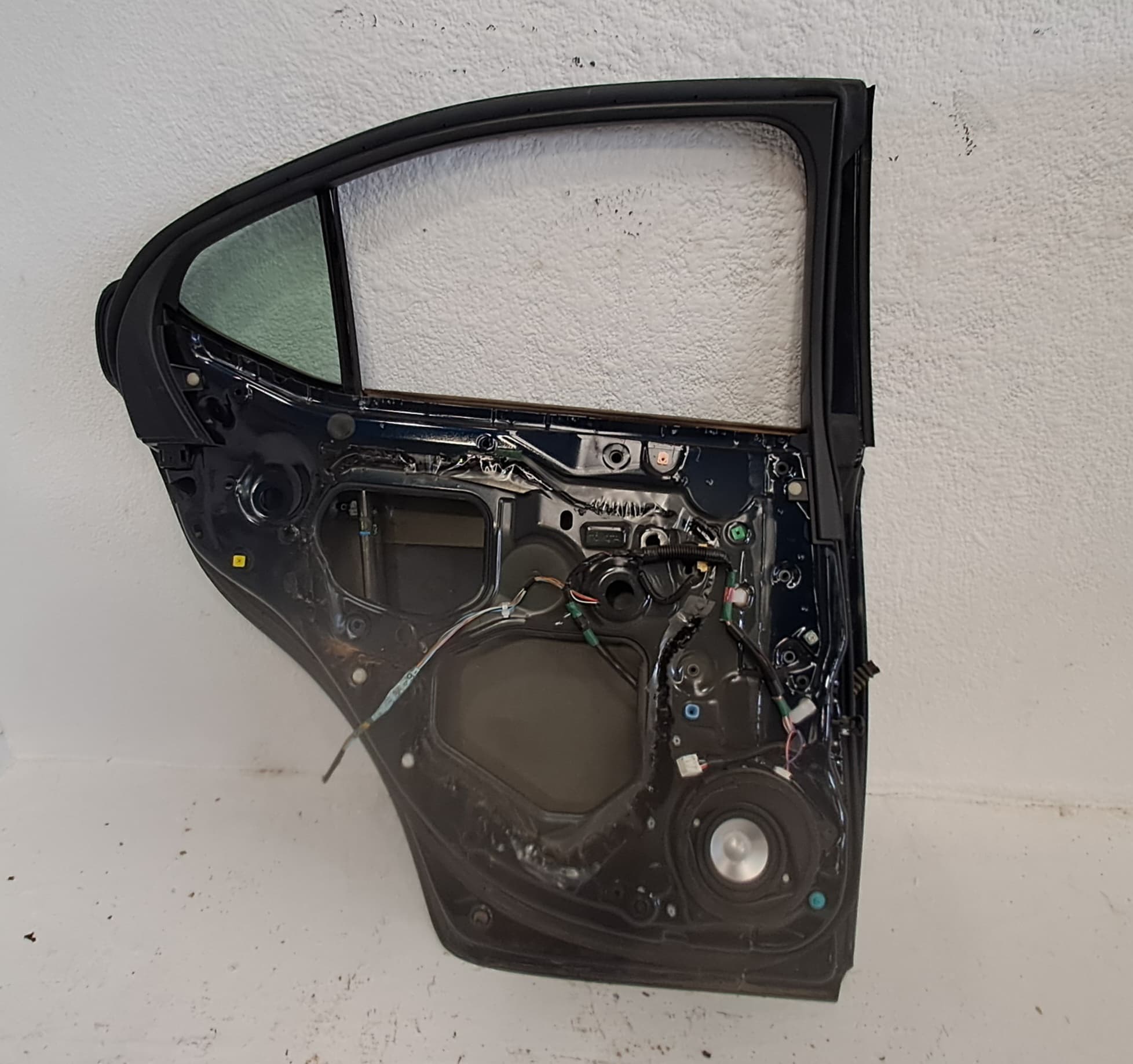 Puerta trasera izquierda LEXUS IS 2