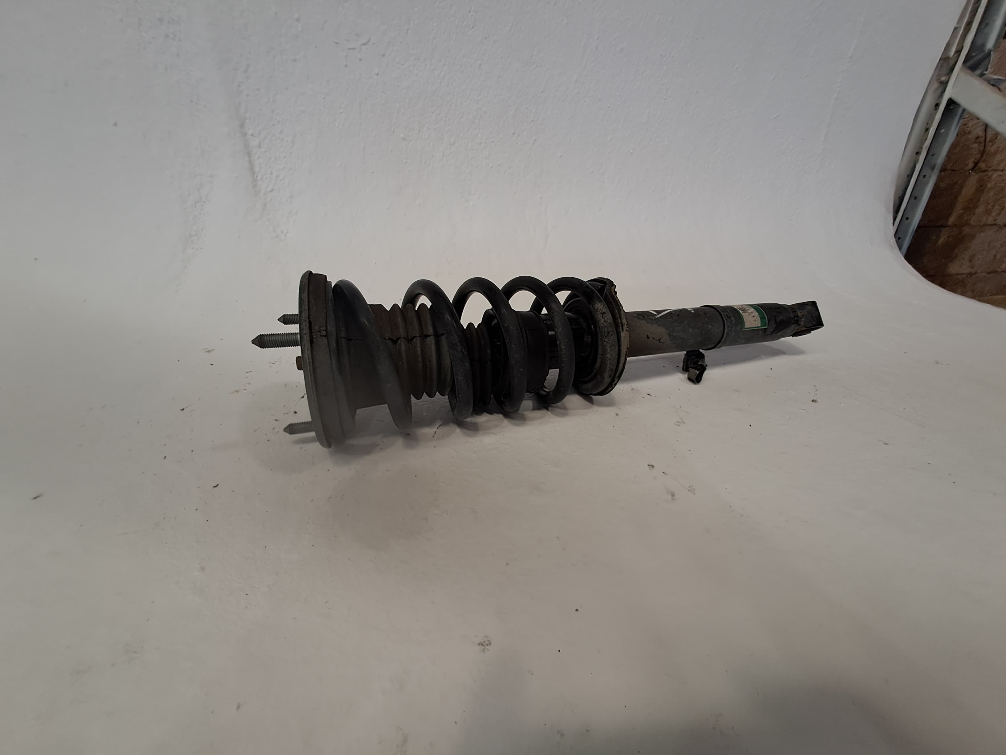 Amortiguador delantero izquierdo LEXUS IS 2