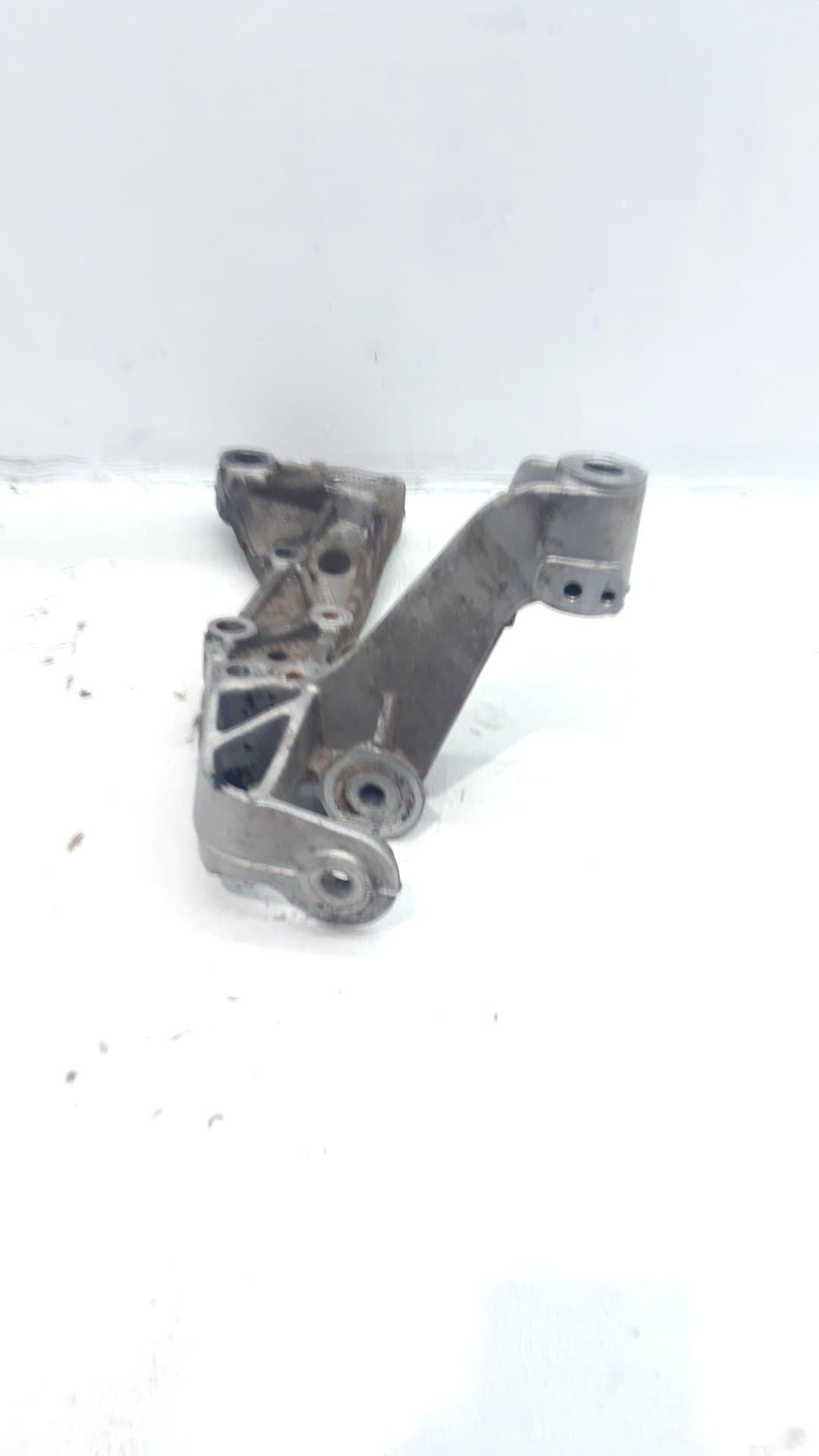 Brazo suspension superior delantero izquierdo VOLKSWAGEN GOLF V BERLINA (1K1)