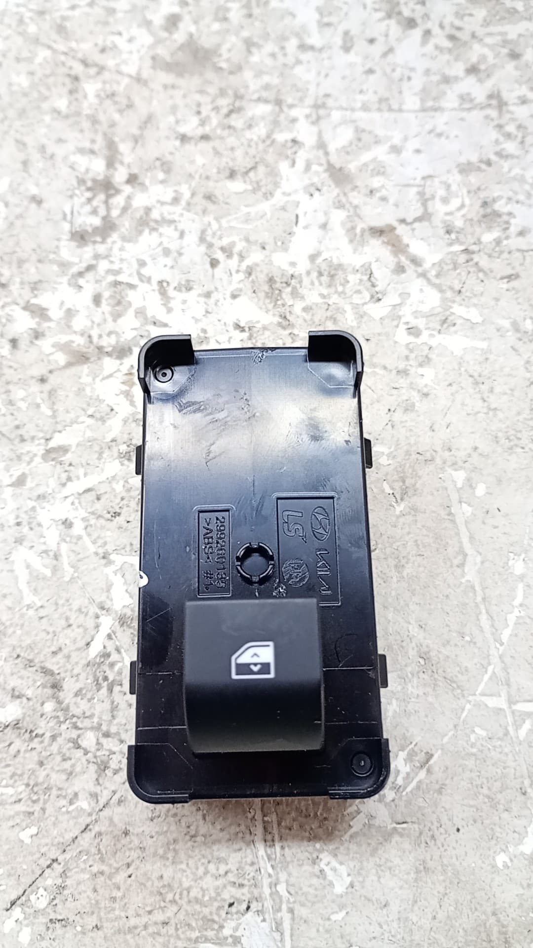 Mando elevalunas delantero derecho HYUNDAI TUCSON