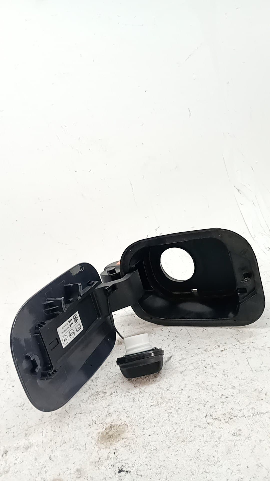 Tapa exterior combustible HYUNDAI TUCSON 2