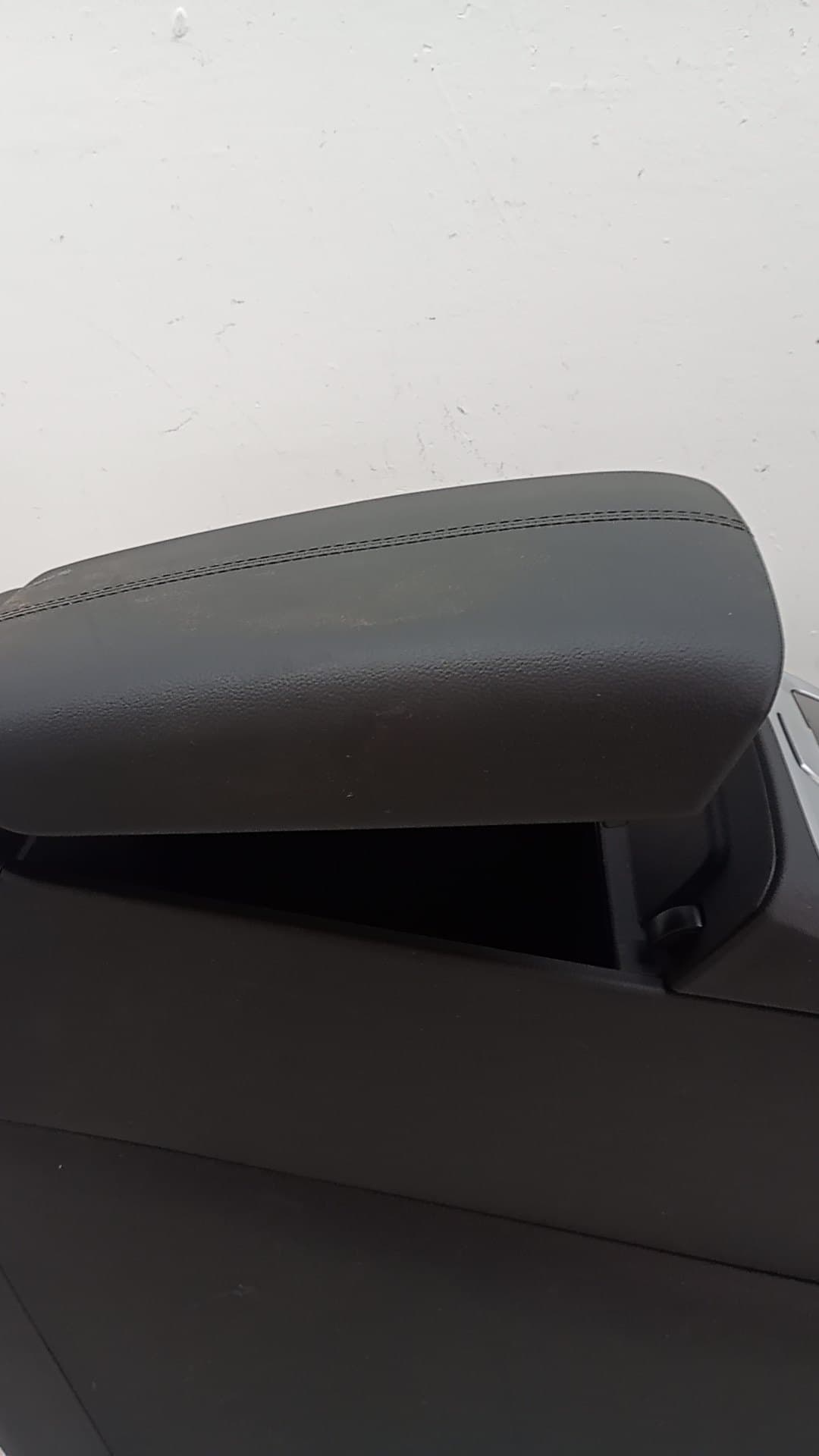 Apoyabrazos central HYUNDAI TUCSON 4
