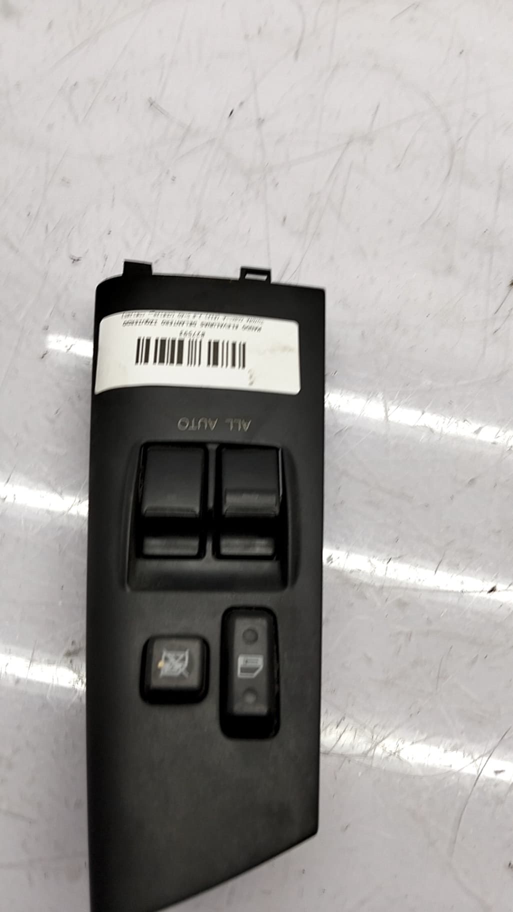 Mando elevalunas delantero izquierdo TOYOTA COROLLA (E12)